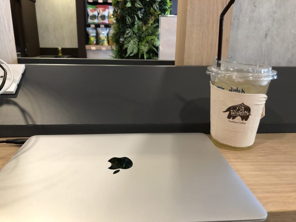 ホステル近くのカフェ