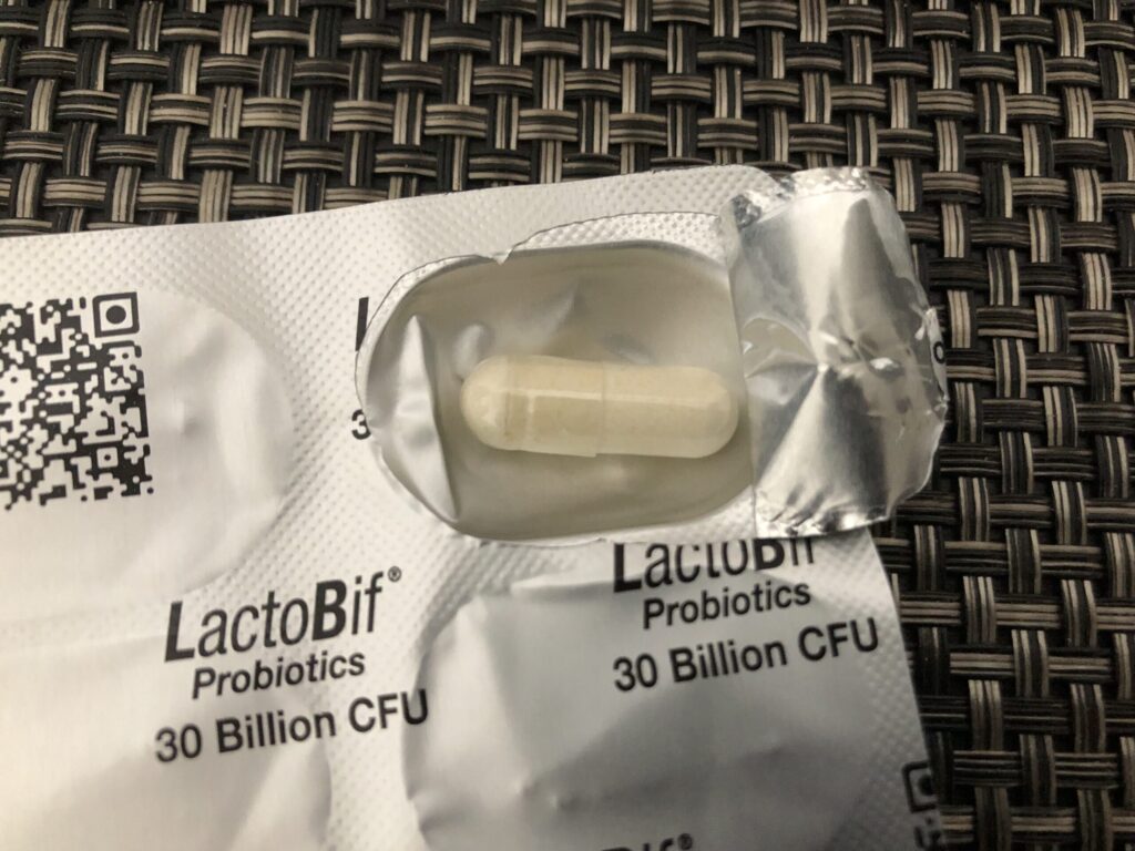 California Gold Nutrition「LactoBif プロバイオティクス」のカプセル