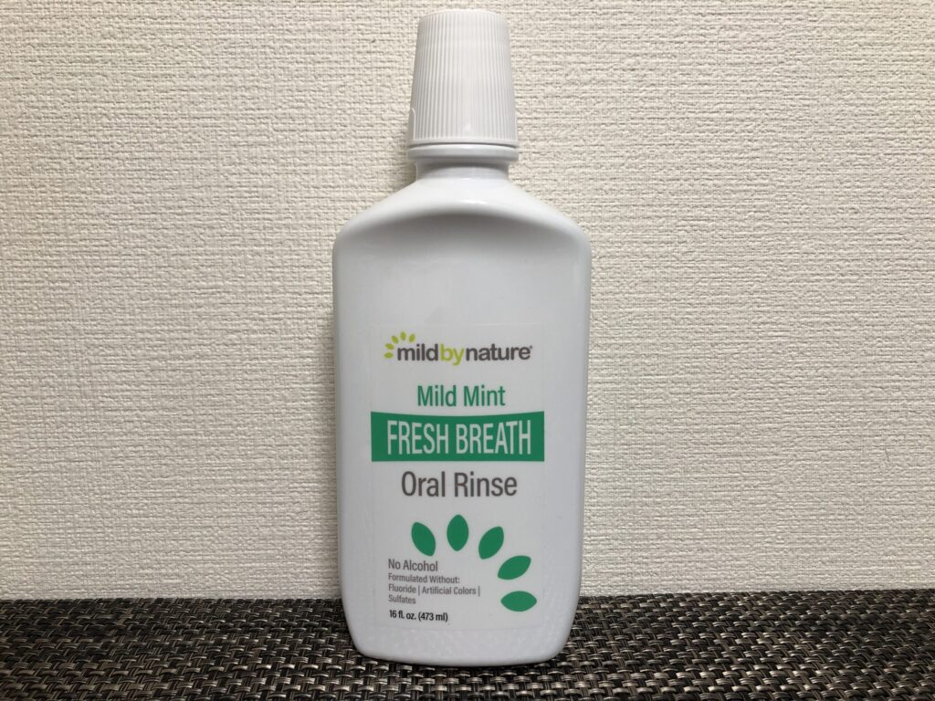 マウスウォッシュ「Mild By Nature フレッシュブレスオーラルリンス」のパッケージ