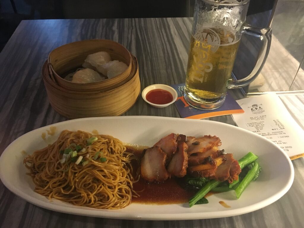 中華屋での食事とビール