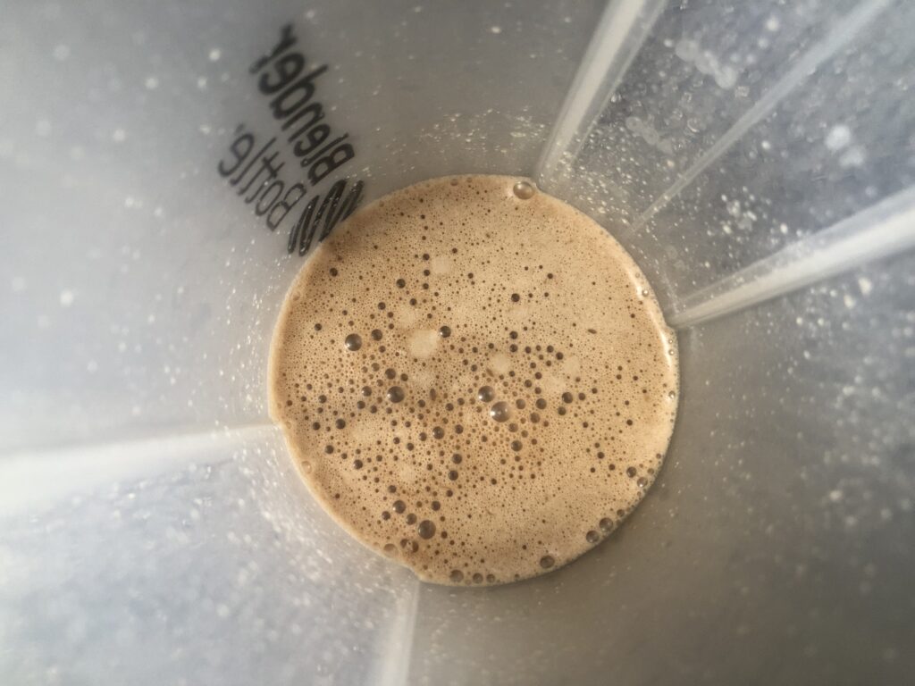 ゴールドスタンダードを水に溶かした直後の泡立ち