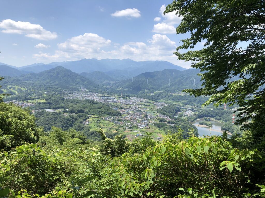 高尾セブンサミッツ・中沢山へ向かう途中にある見晴台からの景色