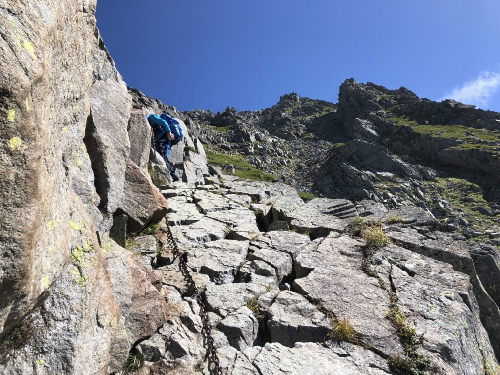 重太郎新道の鎖場