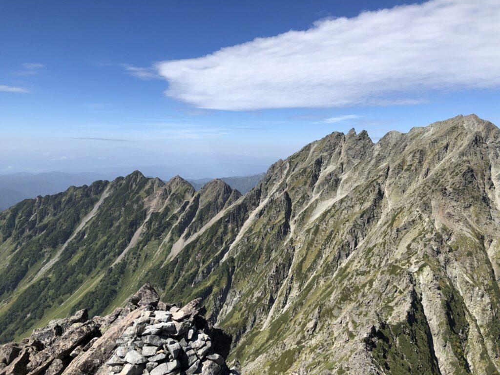 前穂高岳山頂からの景色（穂高連峰）