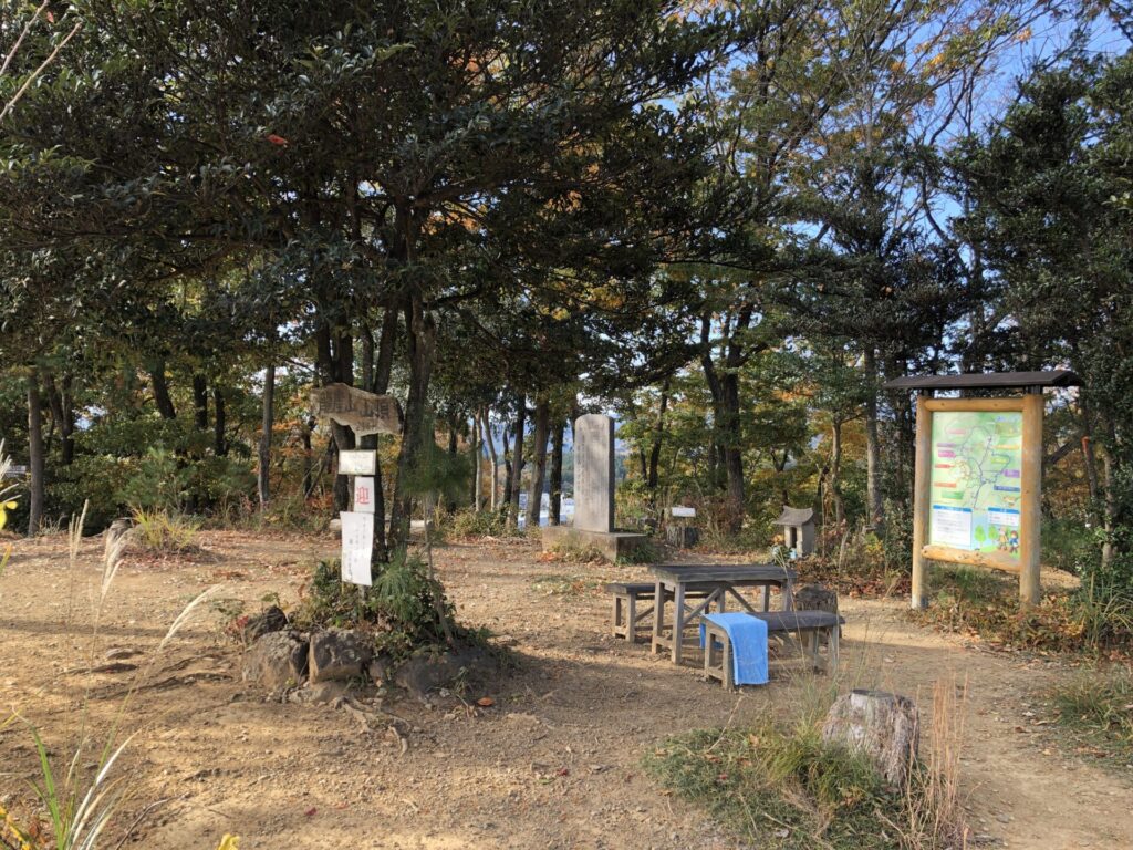 龍崖山山頂