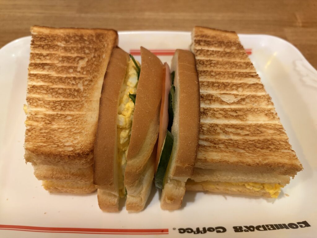 コメダ珈琲のミックスサンド